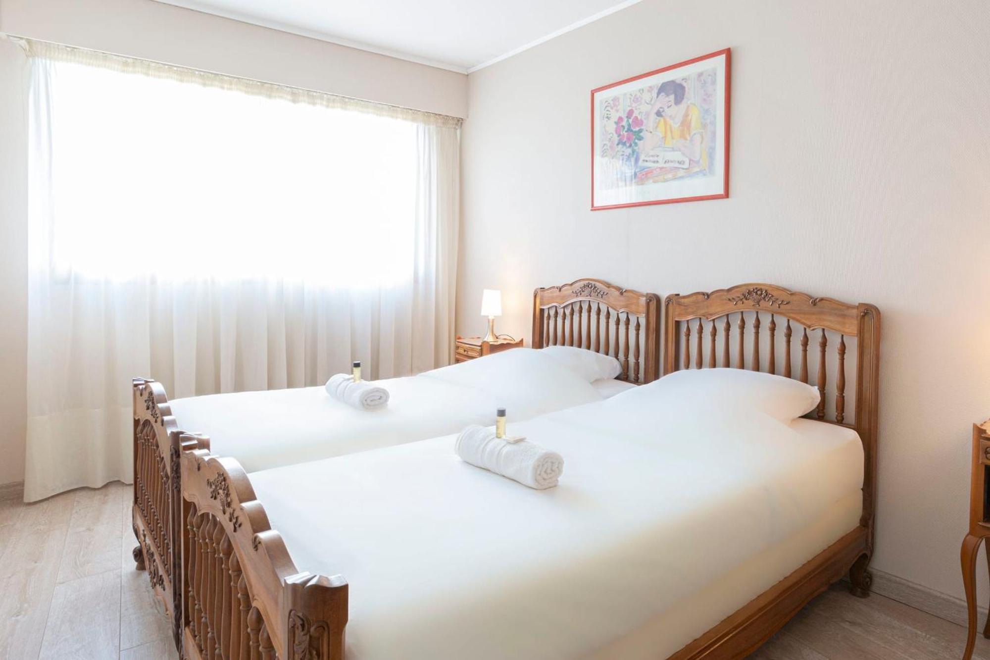 Cap D'antibes 2 Bdr With Parking Swimming Pool And Ac